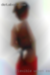 Flexible women eating their pussy Charlotte, NC.